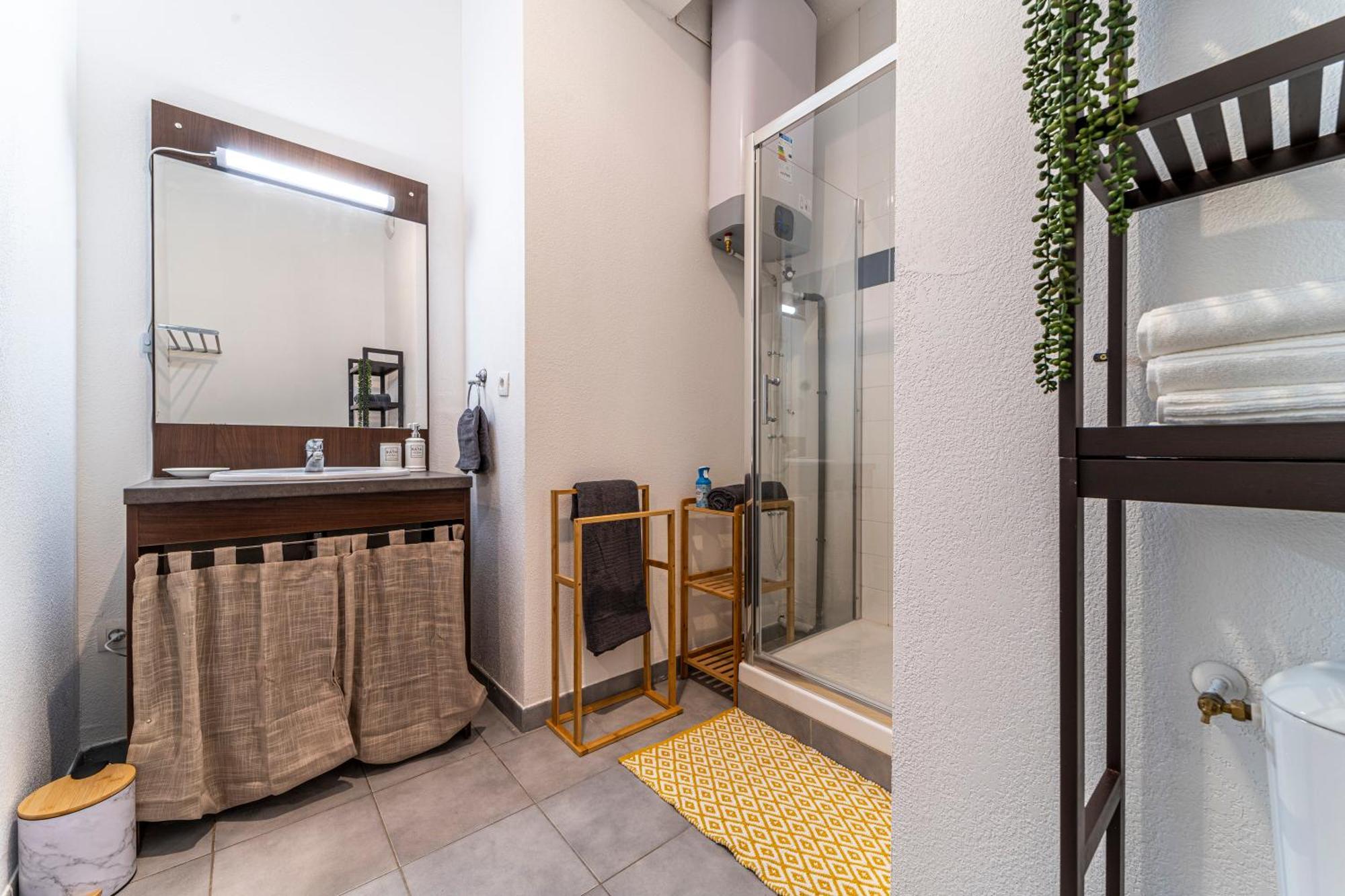 Stay Cosy Lille I Tourcoing - Appartement - Hypercentre - Parking Securise - Wifi - Netflix - Cuisine Dış mekan fotoğraf