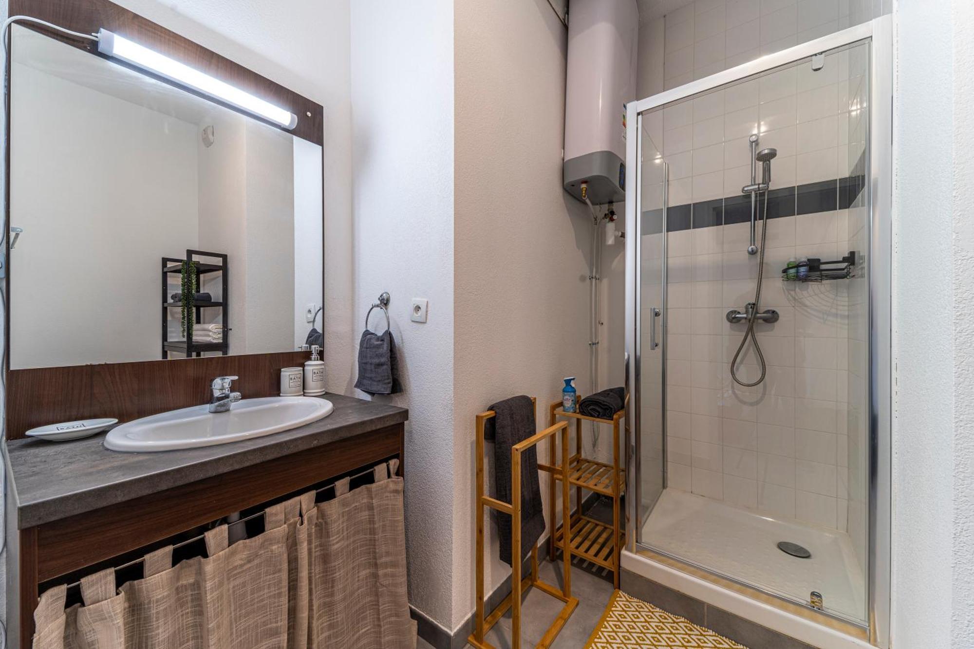Stay Cosy Lille I Tourcoing - Appartement - Hypercentre - Parking Securise - Wifi - Netflix - Cuisine Dış mekan fotoğraf